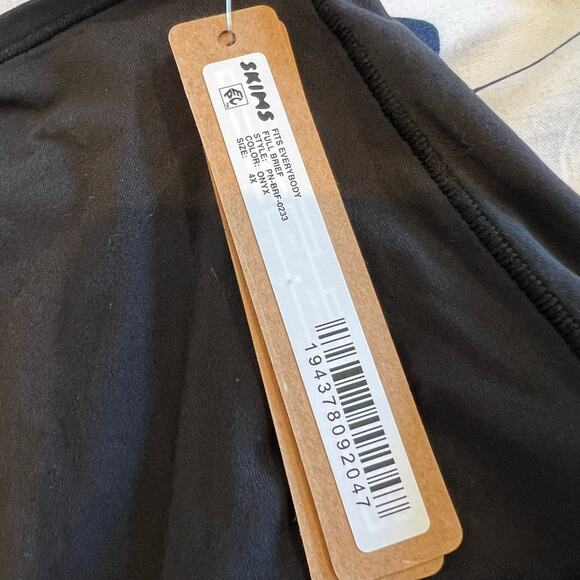 Skims Women's Fits Everybody Full Brief Shorts Seamless Onyx Size 4X NWT - Picture 8 of 10